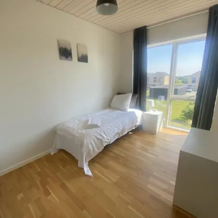 Apartment Spacious For 5 Sabro