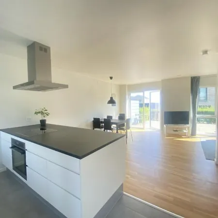 Spacious For 5 Apartment *